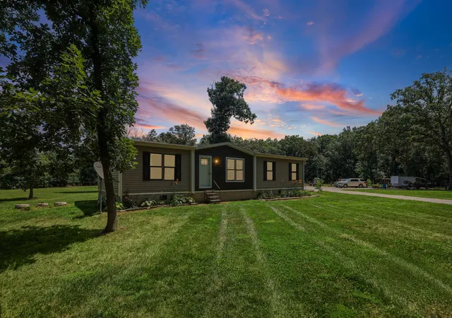 2nd image of 21824 Southwoods Ln, Pocahontas, IL 62275 | MLS# 12710000