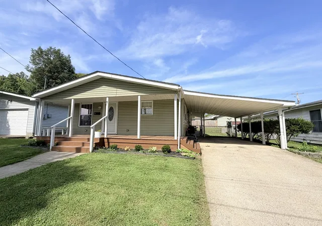 Photo 3 of Single family home for sale at 1103 S Hobson St, Harrisburg, IL 62946 | MLS# 12710003 | Listing updated on 2026-08-09