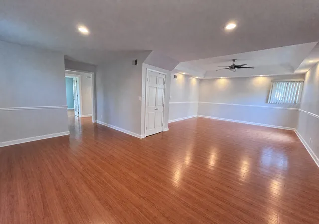 Photo 4 of Single family home for sale at 1131 E Grant Dr, Des Plaines, IL 60016 | MLS# 12710011 | Listing updated on 2026-08-30