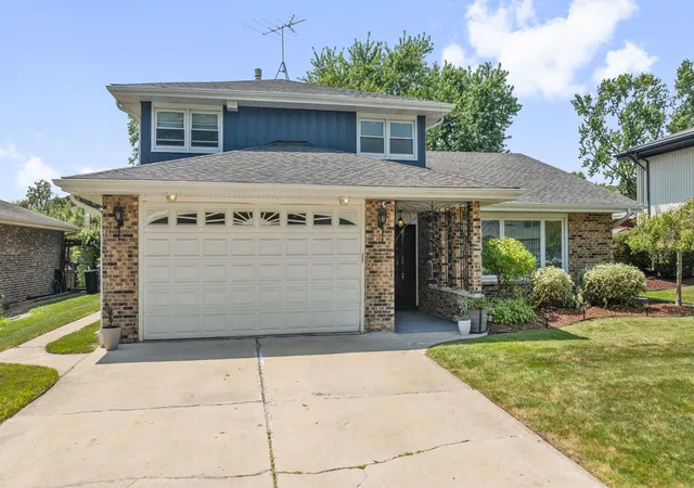 Photo 1 of Single family home for sale at 10362 S Alta Dr, Palos Hills, IL 60465 | MLS# 12710032 | Listing updated on 2026-08-02