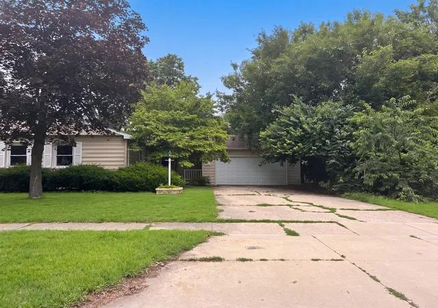 Photo 1 of Single family home for sale at 912 Hollycrest Dr, Champaign, IL 61821 | MLS# 12710047 | Listing updated on 2026-10-06