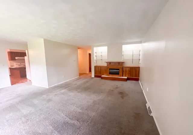 Photo 3 of Single family home for sale at 912 Hollycrest Dr, Champaign, IL 61821 | MLS# 12710047 | Listing updated on 2026-10-06