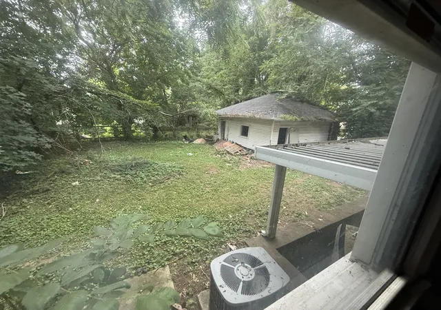 30th image of 608 W Main St, Carbondale, IL 62901 | MLS# 12710057