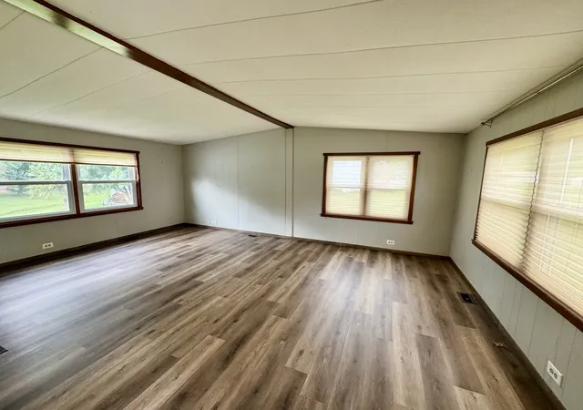 4th image of 604 Edgington St, Reynolds, IL 61279 | MLS# 12710060