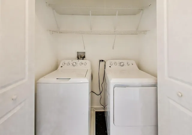 2nd image of 2951 Central St, Evanston, IL 60201
