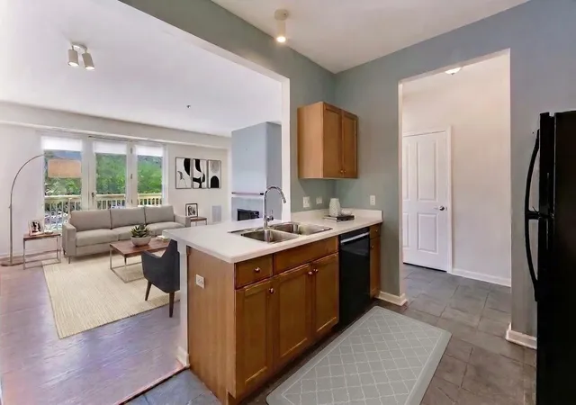 Listing Photo 5 - Condo for sale in building located at 2951 Central St, Evanston, IL 60201 - Unit #307