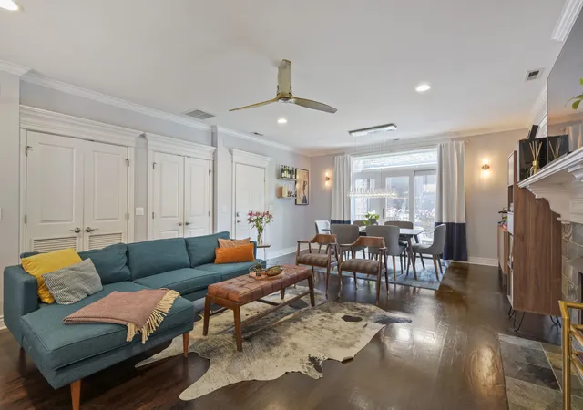 Listing Photo 1 - Condo for sale in building located at 927 W Agatite Ave, Chicago, IL 60640 - Unit #3S