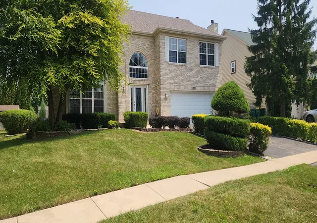 Photo 4 of Single family home for sale at 7307 Atkinson Cir, Plainfield, IL 60586 | MLS# 12710110 | Listing updated on 2026-10-06