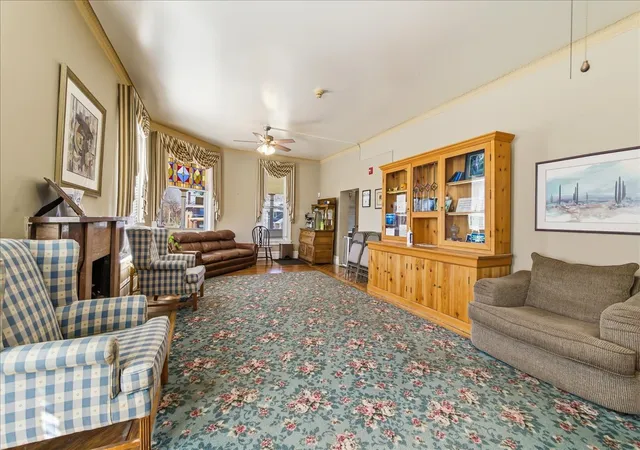 Listing Photo 3 - Condo for sale in building located at 479 N Lake St, Aurora, IL 60506