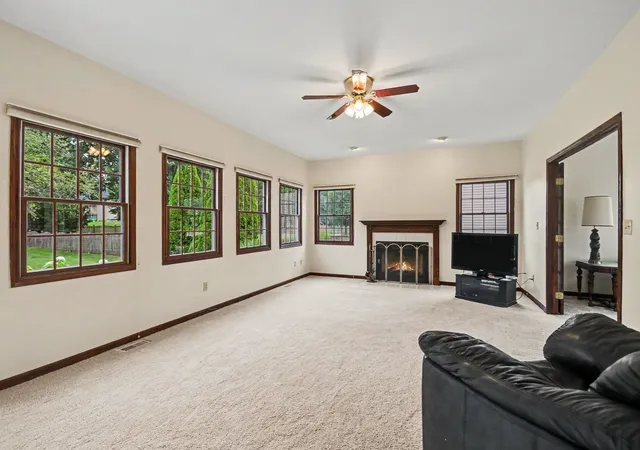 Photo 3 of Single family home for sale at 1207 David A Barry Dr, Shorewood, IL 60404 | MLS# 12710129 | Listing updated on 2026-09-23