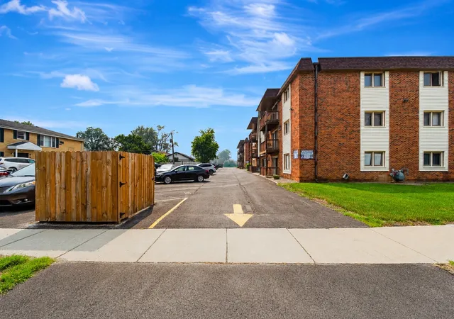 2nd image of 6645 172Nd St, Tinley Park, IL 60477