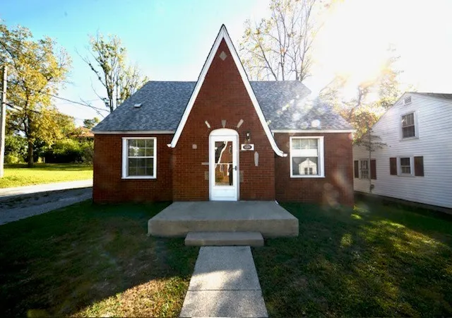 Photo 1 of Single family home for sale at 1501 Viola Ave, Mount Vernon, IL 62864 | MLS# 12710148 | Listing updated on 2026-10-22