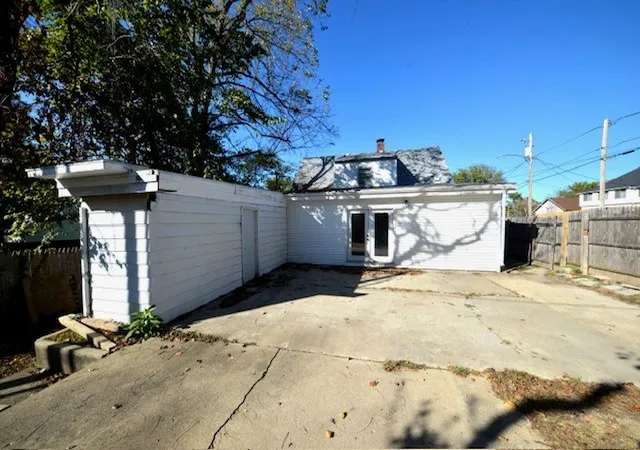 Photo 3 of Single family home for sale at 1501 Viola Ave, Mount Vernon, IL 62864 | MLS# 12710148 | Listing updated on 2026-10-27