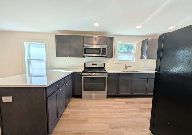 Photo 3 of Single family home for sale at 481 N Cottage Ave, Kankakee, IL 60901 | MLS# 12710169 | Listing updated on 2026-10-16