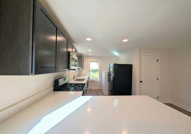 Photo 4 of Single family home for sale at 481 N Cottage Ave, Kankakee, IL 60901 | MLS# 12710169 | Listing updated on 2026-10-16