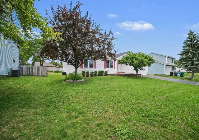 Photo 1 of Single family home for sale at 3512 Portsmouth Dr, Zion, IL 60099 | MLS# 12710202 | Listing updated on 2026-10-08