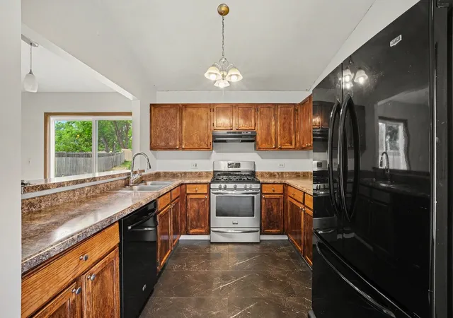 Photo 2 of Single family home for sale at 3512 Portsmouth Dr, Zion, IL 60099 | MLS# 12710202 | Listing updated on 2026-10-08