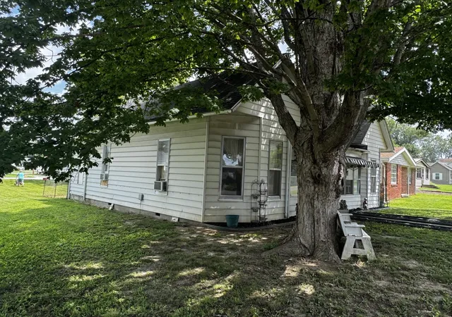 2nd image of 507 W South St, Pinckneyville, IL 62274 | MLS# 12710235