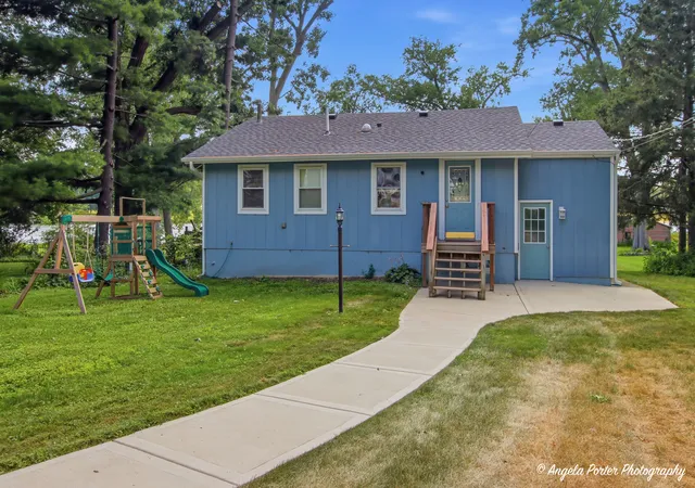 3rd image of 4813 Wildwood Dr, Mc Henry, IL 60051 | MLS# 12710247