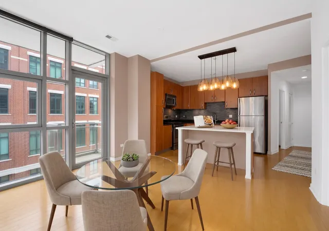 Listing Photo 5 - Condo for sale in building located at 225 S Sangamon St, Chicago, IL 60607 - Unit #306