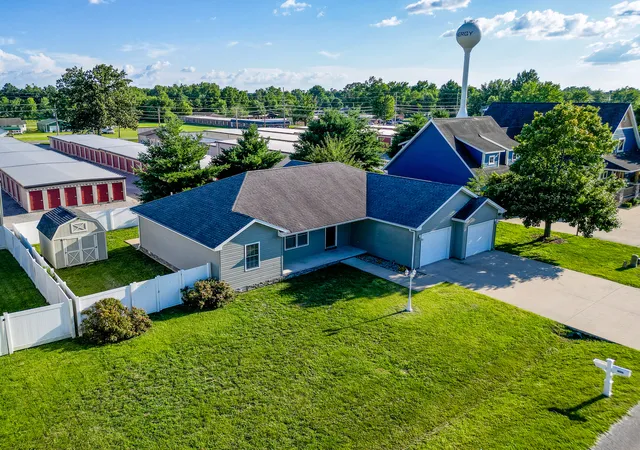 Photo 3 of Single family home for sale at 406 Bhrett Dr, Energy, IL 62933 | MLS# 12710267 | Listing updated on 2026-08-27