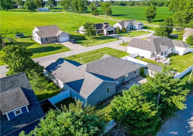 Photo 3 of Single family home for sale at 406 Bhrett Dr, Energy, IL 62933 | MLS# 12710267 | Listing updated on 2026-08-27