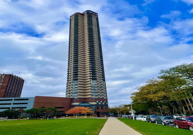 2nd image of 3660 N Lake Shore Dr W #2513, Chicago, IL 60613 | MLS# 12710273