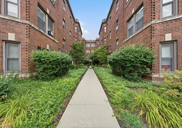 2nd image of 52 Forest Ave #2N, Riverside, IL 60546 | MLS# 12710284