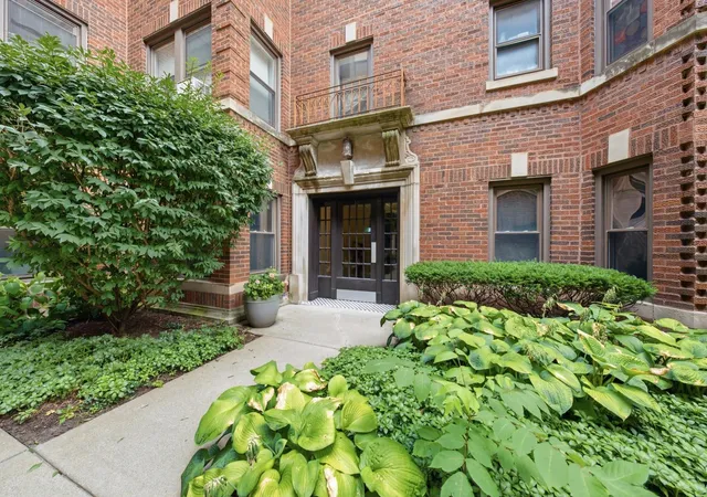 3rd image of 52 Forest Ave #2N, Riverside, IL 60546 | MLS# 12710284