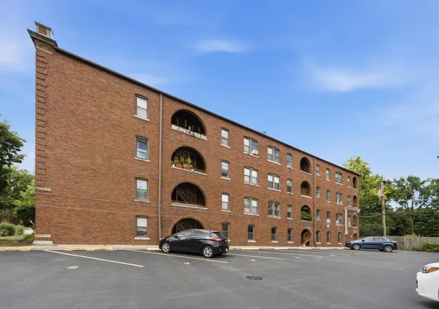 4th image of 52 Forest Ave #2N, Riverside, IL 60546 | MLS# 12710284
