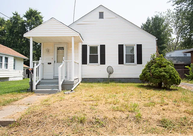 2nd image of 618 Maple St, Bloomington, IL 61701 | MLS# 12710298