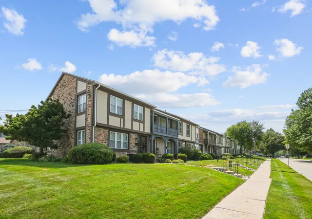 3rd image of 3730 30th Ave, Rock Island, IL 61201