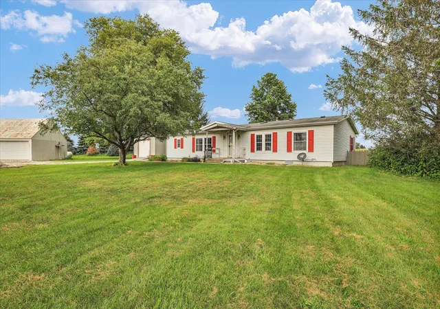 Photo 1 of Single family home for sale at 425 County Rd 1575 E, Philo, IL 61864 | MLS# 12710300 | Listing updated on 2026-09-09