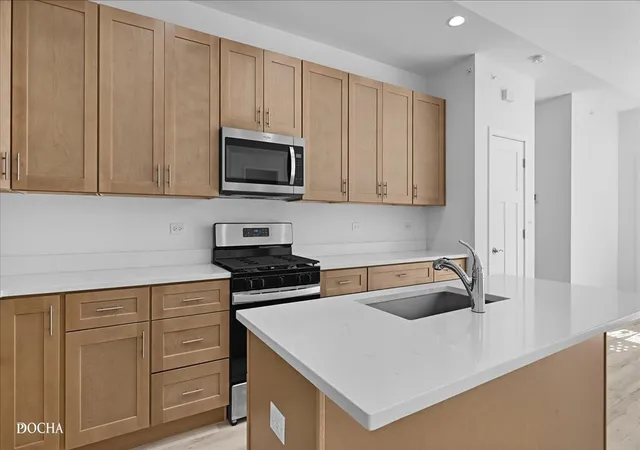 Listing Photo 5 - Condo for sale in building located at 3997 Shoeger Dr, Yorkville, IL 60560