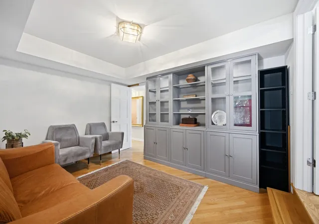 Photo 3 of Single family home for sale at 330 Sutcliffe Cir, Vernon Hills, IL 60061 | MLS# 12710493 | Listing updated on 2026-07-27