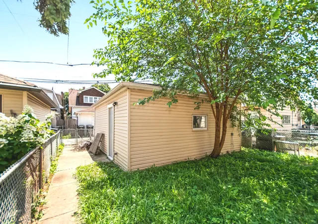 40th image of 5529 W Cornelia Ave, Chicago, IL 60641 | MLS# 12710502