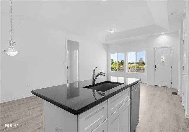 Listing Photo 4 - Condo for sale in building located at 3999 Shoeger Dr, Yorkville, IL 60560