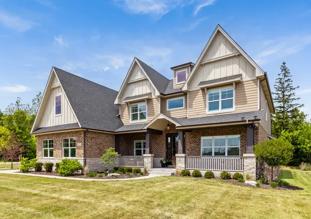 Photo 2 of Single family home for sale at 12711 Caruso Ct, Lemont, IL 60439 | MLS# 12710571 | Listing updated on 2026-07-26