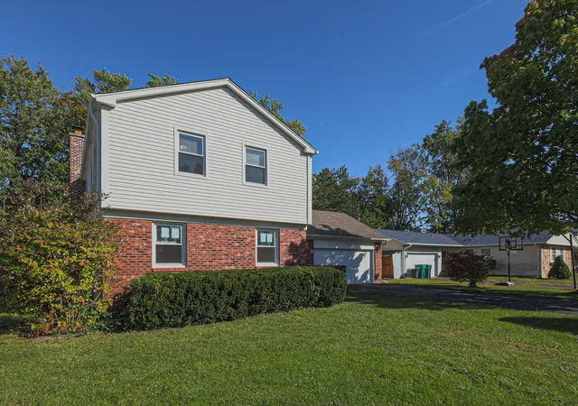 Single family home for sale at 650 Wyngate Ln, Buffalo Grove, IL 60089 | MLS# 12710601