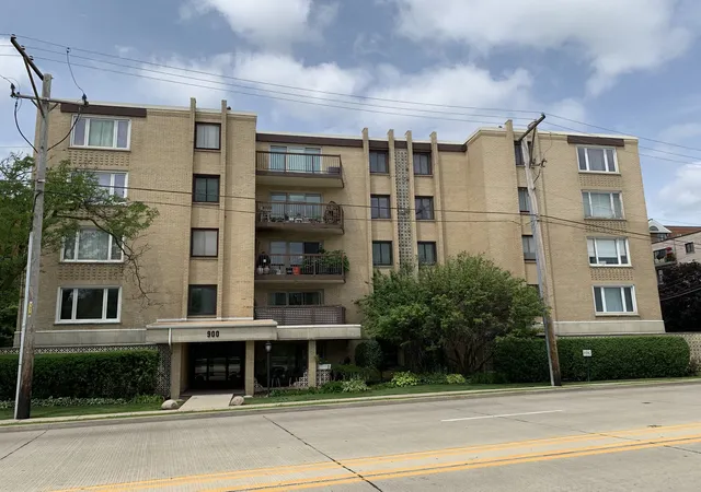 1st image of 900 S River Rd #4A, Des Plaines, IL 60016 | MLS# 12710655