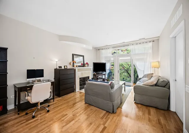 Photo 2 of Condo for sale at 550 W Fulton St #307, Chicago, IL 60661 | MLS# 12710671 | Listing updated on 2026-09-12