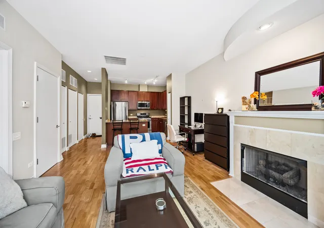 Photo 4 of Condo for sale at 550 W Fulton St #307, Chicago, IL 60661 | MLS# 12710671 | Listing updated on 2026-09-12