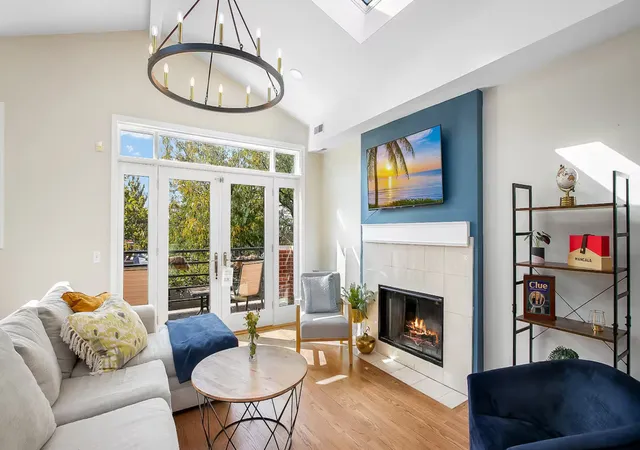 2nd image of 3511 N Seminary Ave, Chicago, IL 60657