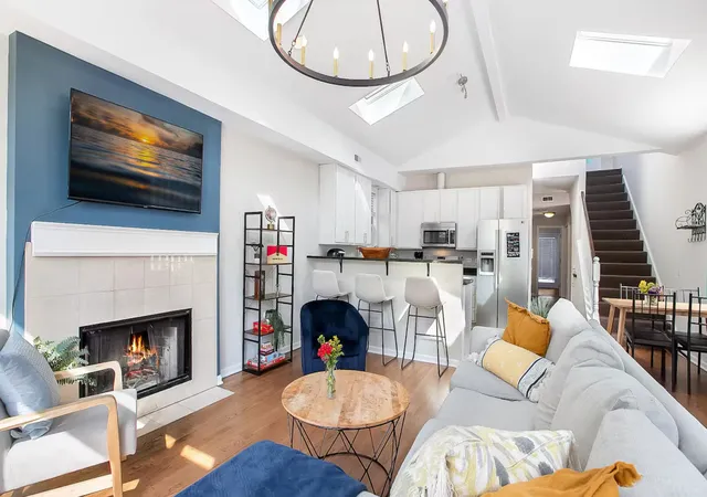 4th image of 3511 N Seminary Ave, Chicago, IL 60657