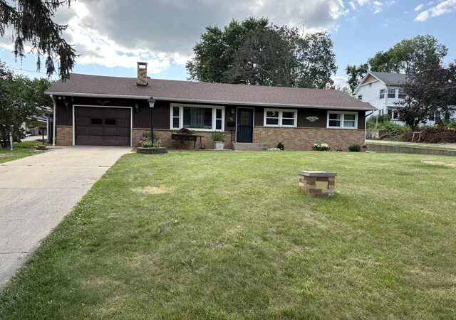 1st image of 304 Mix St, Oregon, IL 61061 | MLS# 12710709