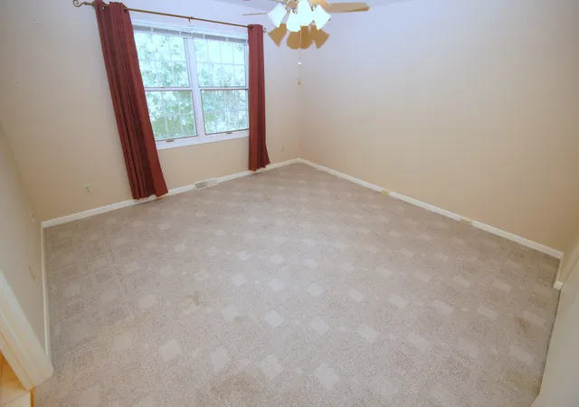 5th image of 2623 1st St Ct, Moline, IL 61265