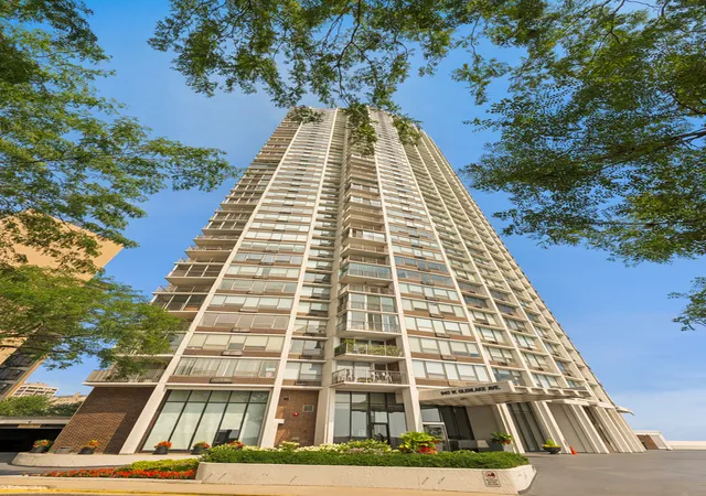 Photo 1 of Sale Pending at 940 W Glenlake Ave #27A, Chicago, IL 60660 | MLS# 12710734 | Listing updated on 2026-09-27