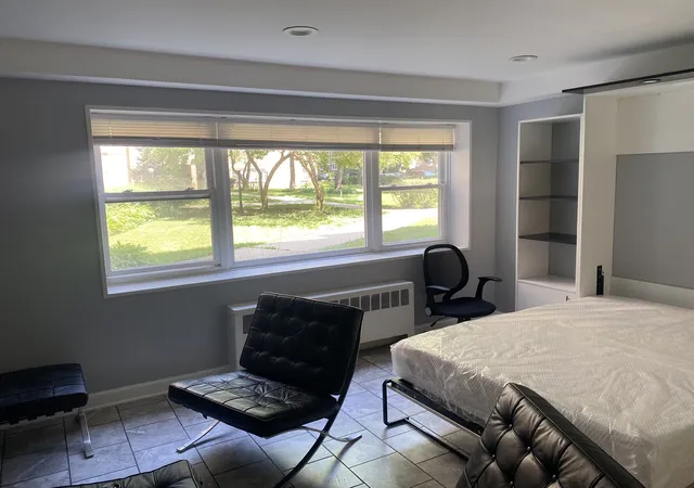 3rd image of 6104 N Winchester Ave, Chicago, IL 60660