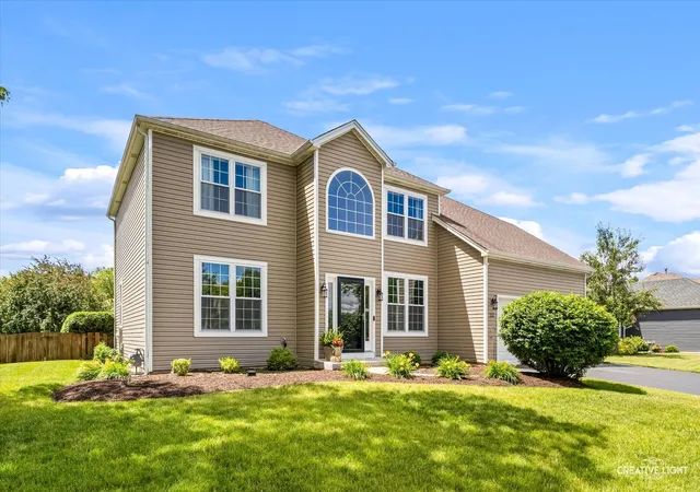 Photo 2 of Single family home for sale at 552 Yellowstone Ln, Yorkville, IL 60560 | MLS# 12710773 | Listing updated on 2026-08-28