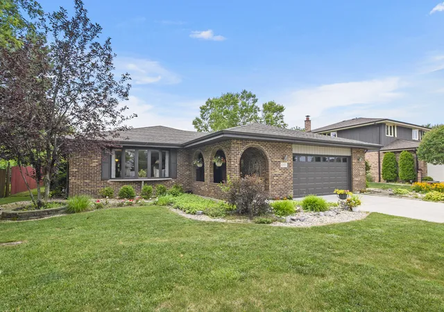 Photo 1 of Single family home for sale at 8955 Linden Dr, Tinley Park, IL 60487 | MLS# 12710776 | Listing updated on 2026-10-04
